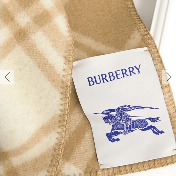 Burberry Unisex Check Wool Scarf-New, Tags Attached – Camel/Ivory Classic - Picture 8 of 11